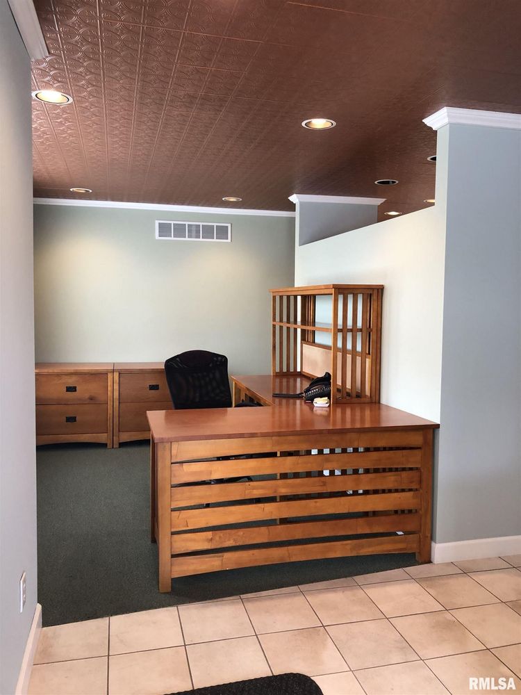 435 W Jackson St, Macomb, IL 61455